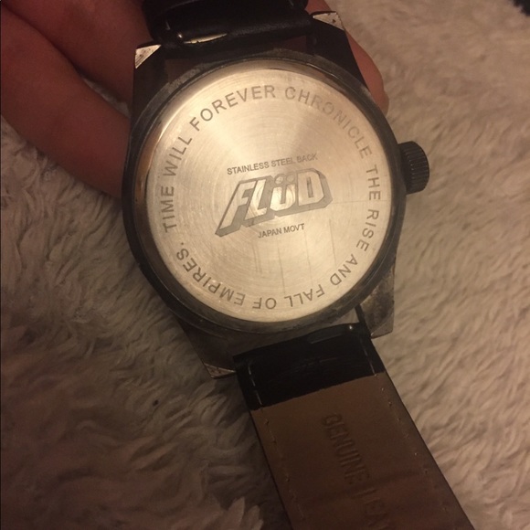 Flud watch with extra band - Picture 6 of 9